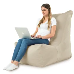 Sillón de terciopelo Distinto, ideal para reuniones al aire libre y relajación