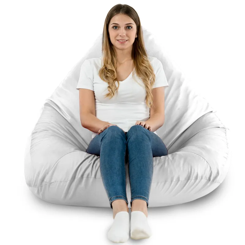 Silla puff exterior para relajarse en patios y jardines