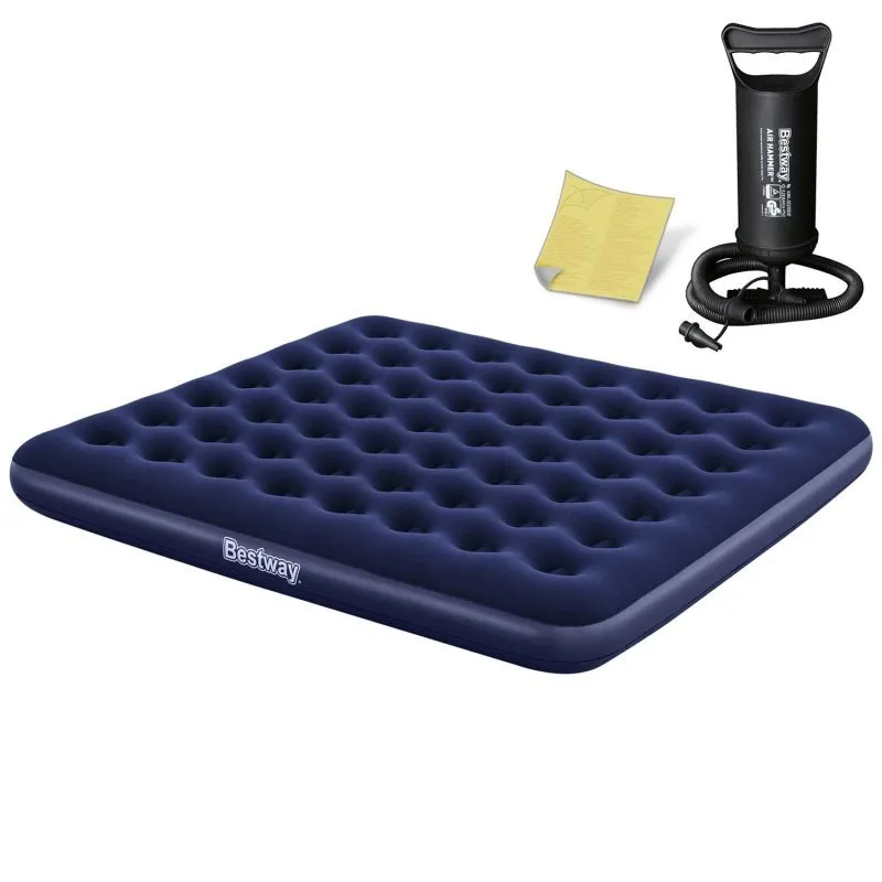Colchón hinchable azul, ideal para uso al aire libre