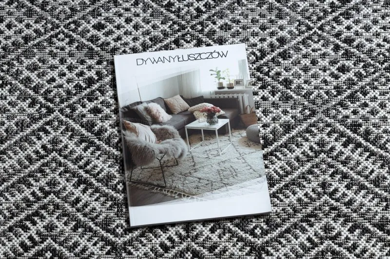 Alfombra sisal SION Zigzag, Diamantes Boho 22168 Tejido plano negro / ecru