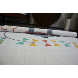 Alfombra moderna en tonos pastel, ideal para salas o dormitorios