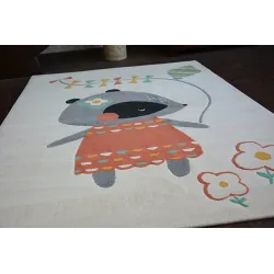 Alfombra de material suave, agradable al tacto, ideal para habitaciones infantiles