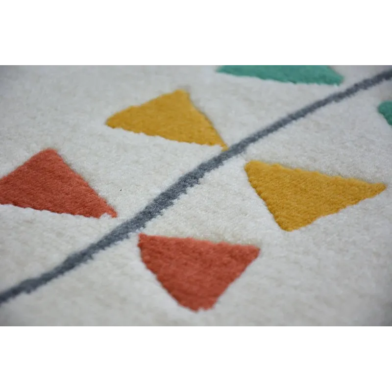 Alfombra crema que aporta elegancia a cualquier interior, diseño moderno