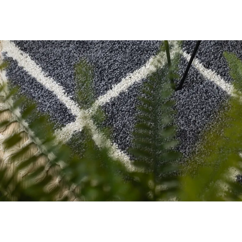 Alfombra gris elegante, ideal para espacios modernos y acogedores