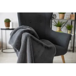Alfombra de textura suave, perfecta para dormitorios acogedores