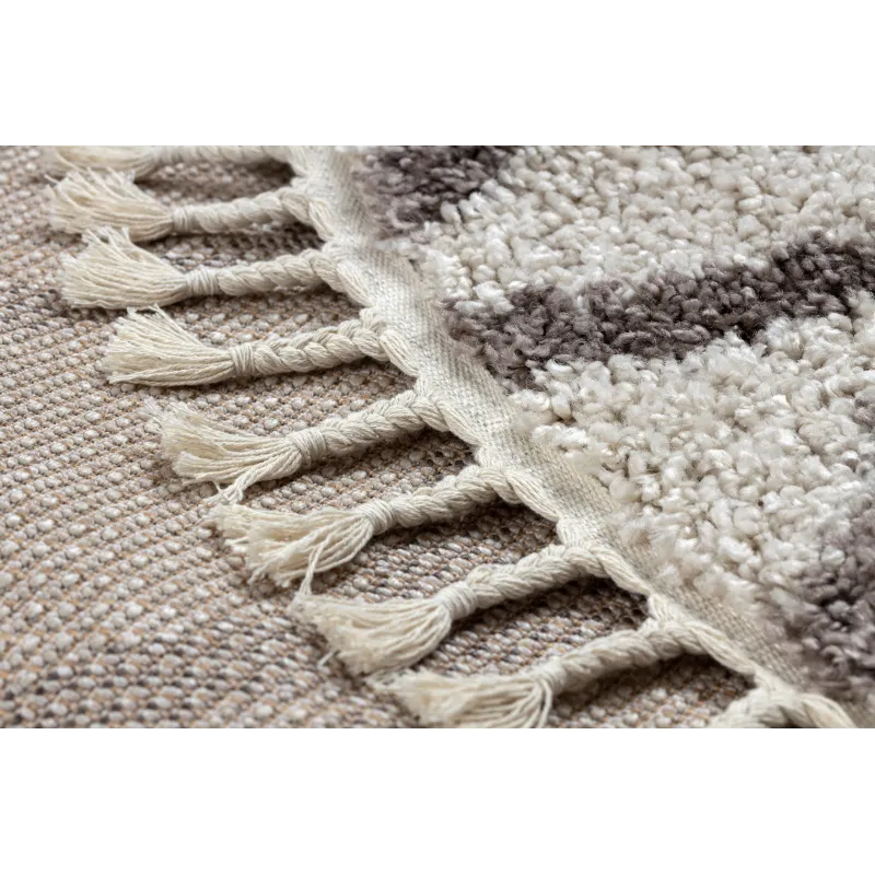 Alfombra suave con flecos, ideal para dormitorio o salón