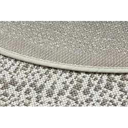 Alfombra suave con textura natural, ideal para la zona de descanso