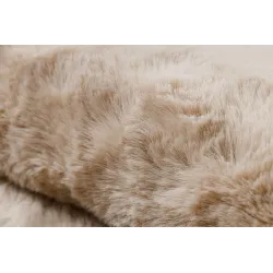 Alfombra shaggy práctica beige, ideal para la habitación infantil