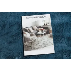 Alfombra suave azul, ideal para habitaciones infantiles