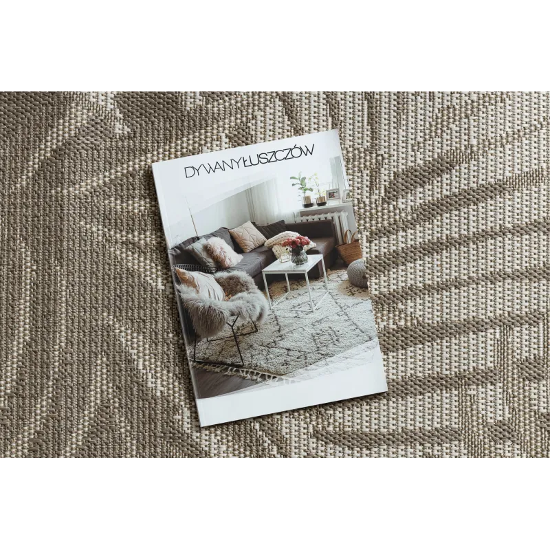 Alfombra de sisal elegante en tonos grises, perfecta para interiores modernos