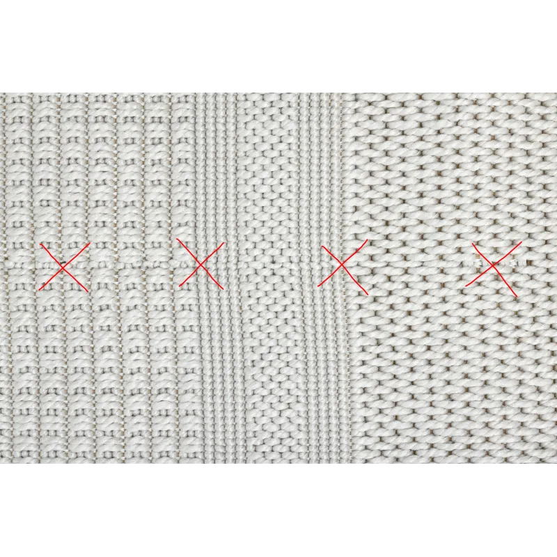 Alfombra TIMO 5979 en color blanco, ideal para exteriores y terrazas