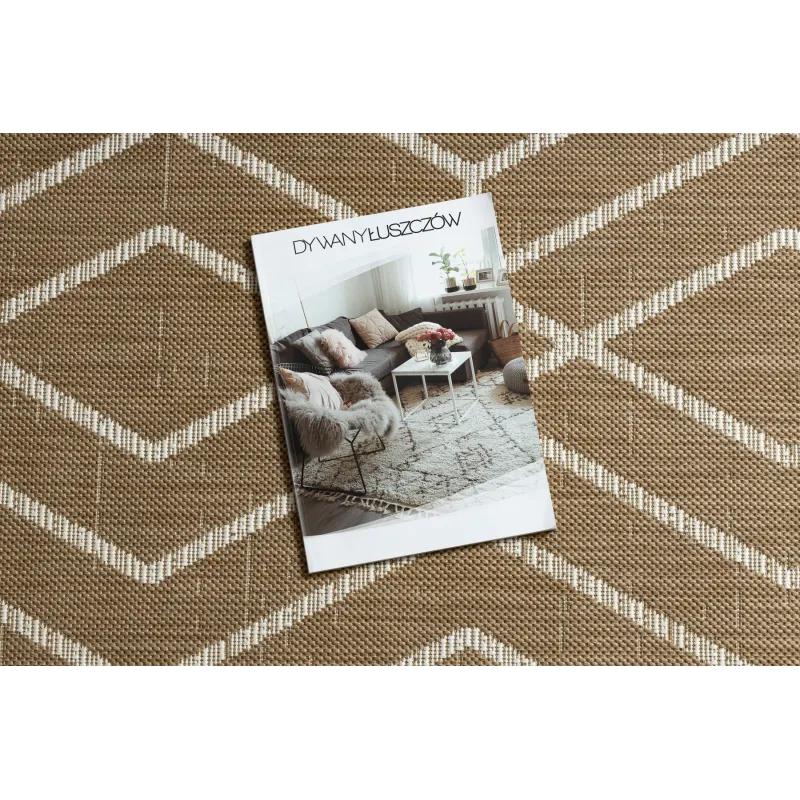 Alfombra de sisal en diseño geométrico, ideal para espacios contemporáneos