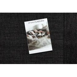 Alfombra TIMO 5000 en negro, ideal para decorar espacios exteriores