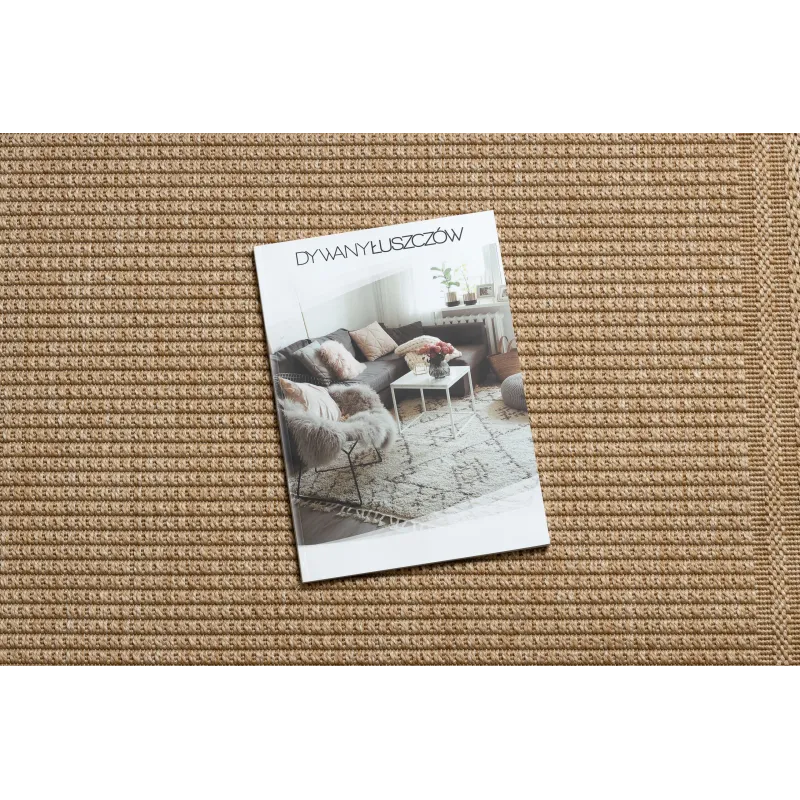 Alfombra TIMO 5979 de sisal en color beige oscuro, ideal para exteriores