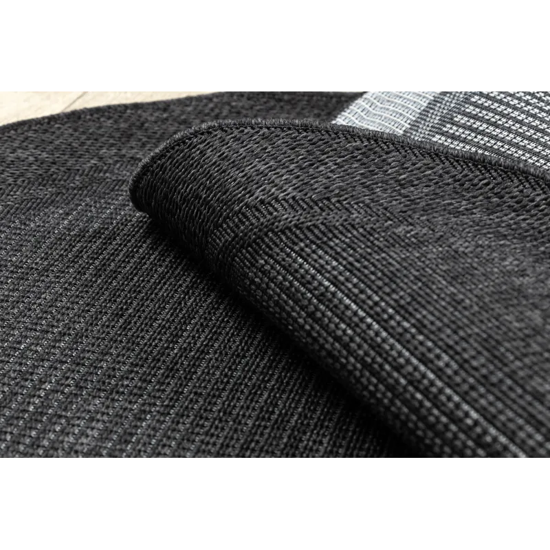 Alfombra exterior negra de sisal, perfecta para familias y niños