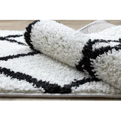 Alfombra BERBER CROSS blanca - ideal para un salón moderno