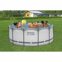 Piscina con estructura 366 x 122 cm, ideal para relajarse en verano