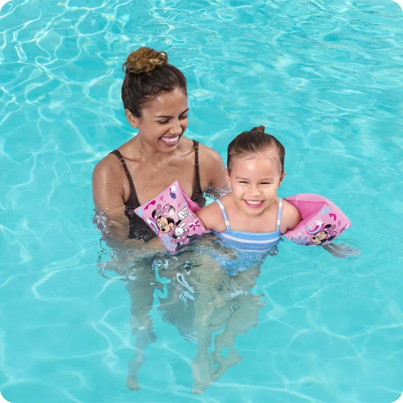 Manguitos Minnie, perfectos para jugar en el agua en el jardín o en la piscina