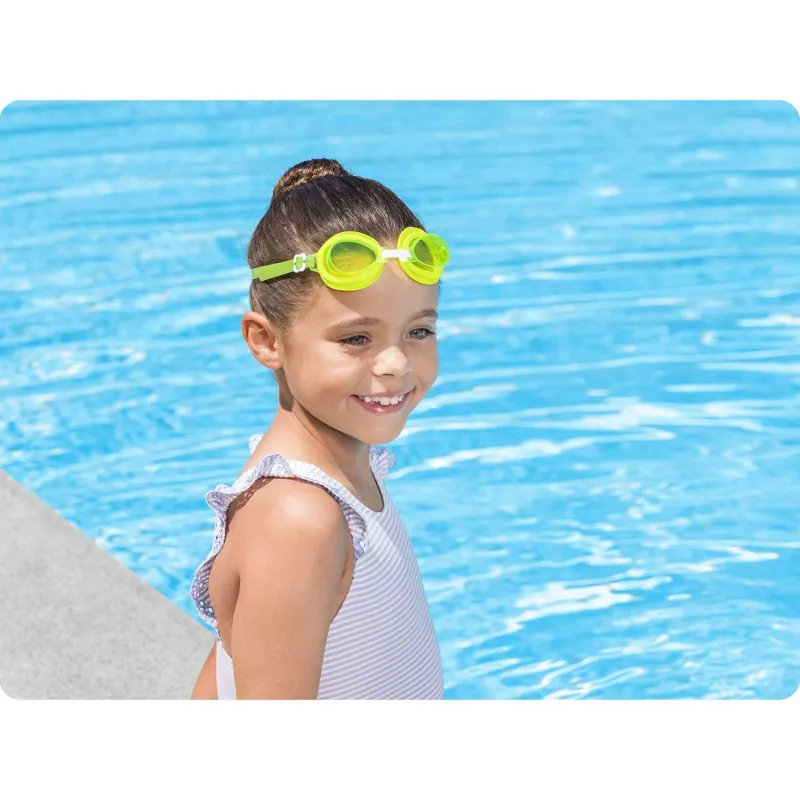 Gafas de natación verdes, una gran opción para los niños en verano