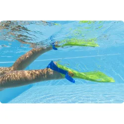 Conjunto de buceo que anima a los niños a explorar el mundo submarino
