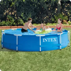 Piscina con estructura perfecta para el juego de los niños