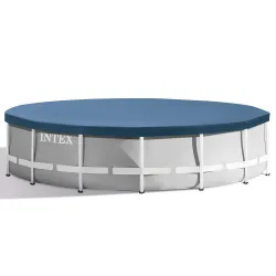 Piscina ideal para juegos infantiles y relajación en el jardín