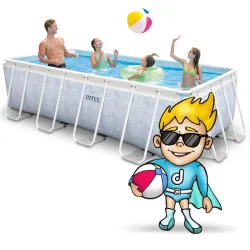 Piscina de jardín azul, ideal para disfrutar de los días de verano