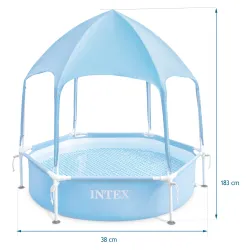 Piscina con estructura para niños, ideal para relajarse en días calurosos