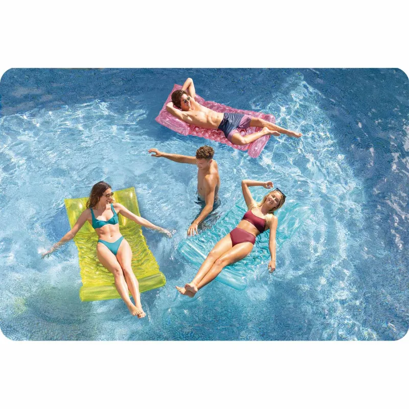 Colchón rosa fabricado en material duradero, ideal para la piscina o el lago